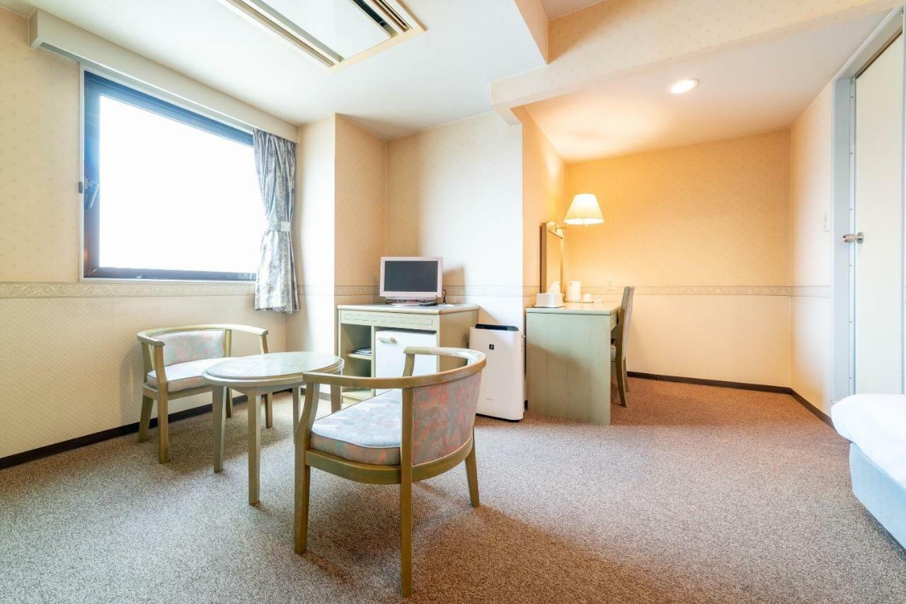 Oyo Business Hotel Nishiura Yokkaichi Ngoại thất bức ảnh