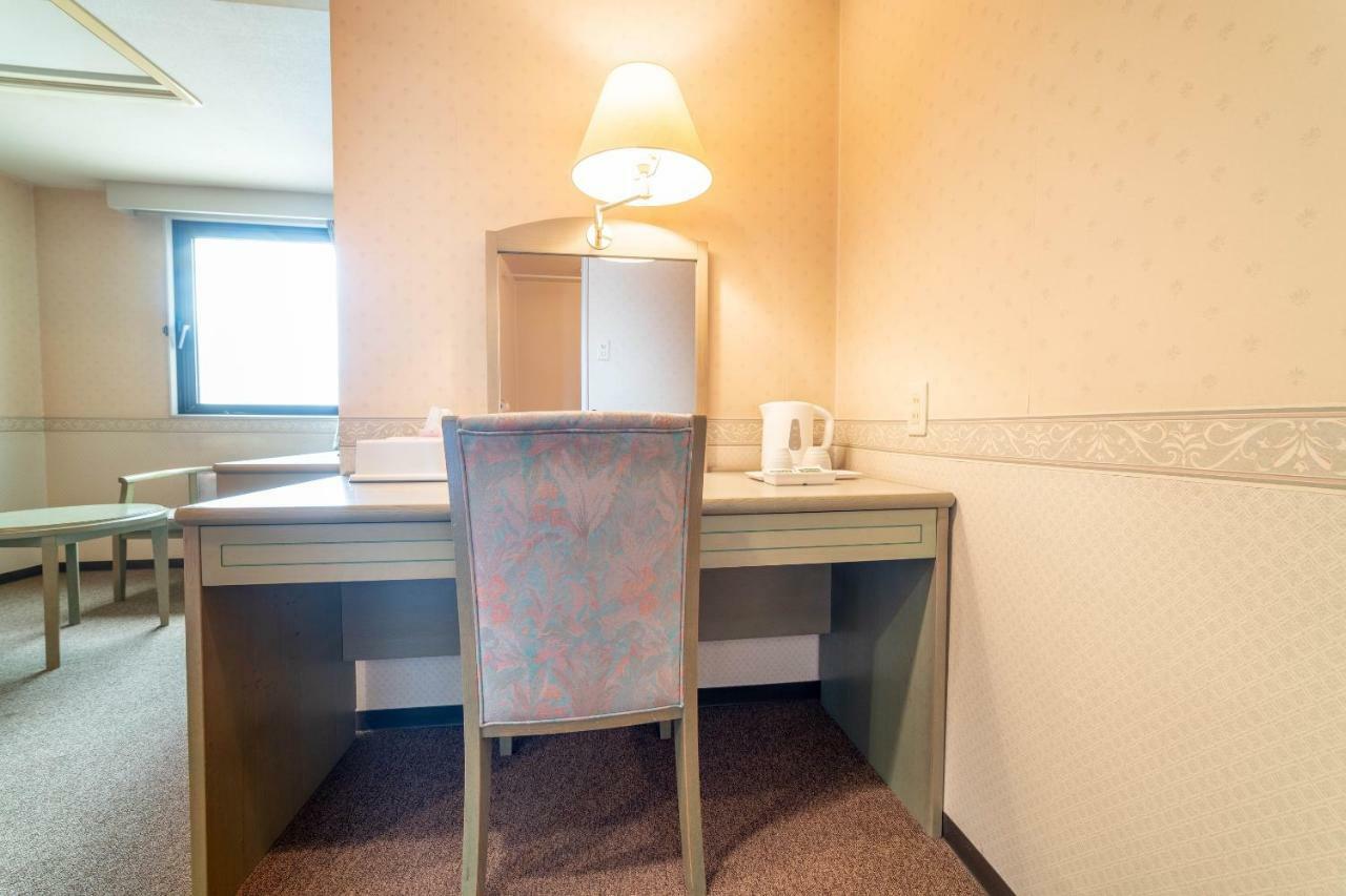 Oyo Business Hotel Nishiura Yokkaichi Ngoại thất bức ảnh