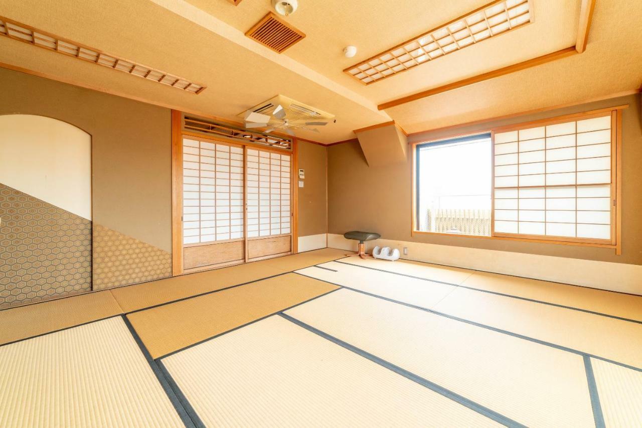Oyo Business Hotel Nishiura Yokkaichi Ngoại thất bức ảnh